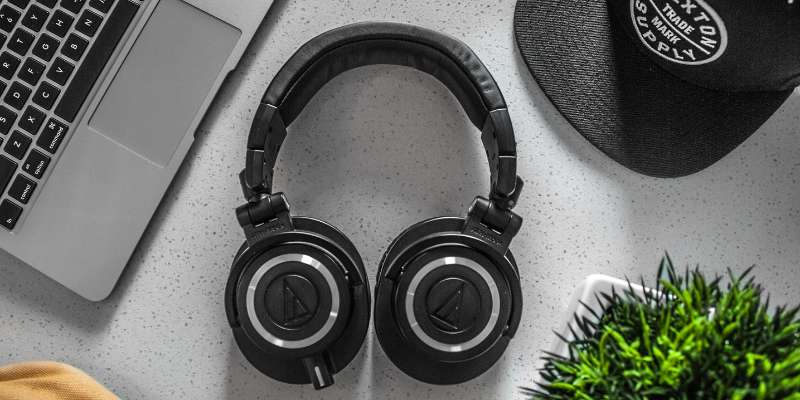 Top 3 Noise-Canceling Headphones for the Ultimate Listening Experience